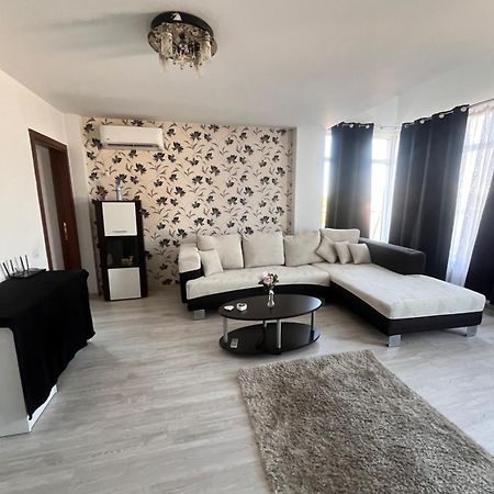Sunset Holiday Home Bukarest Exterior foto
