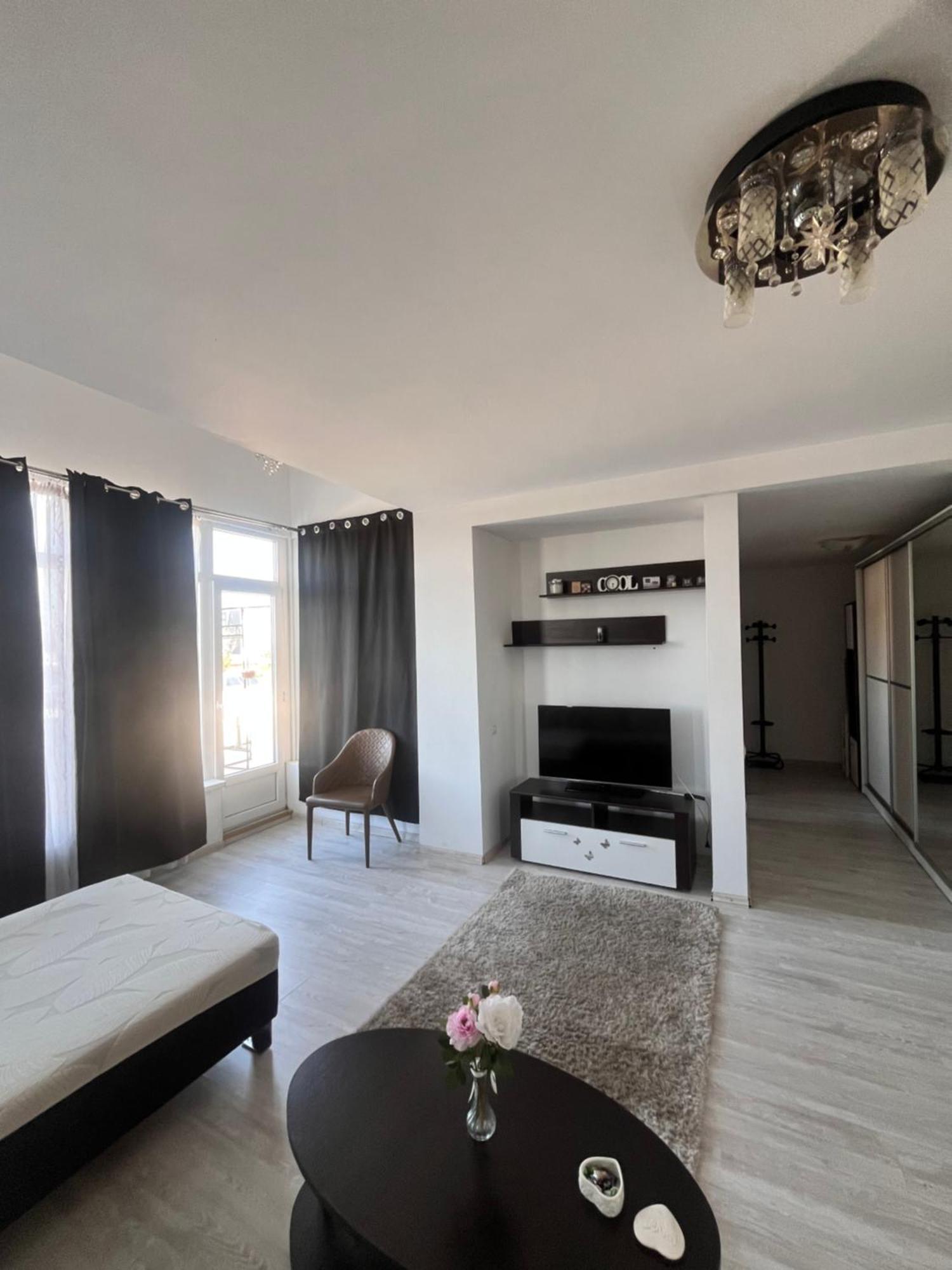 Sunset Holiday Home Bukarest Exterior foto